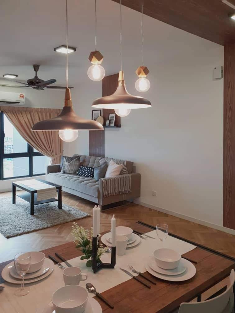 Adore Homestay@Emira Seksyen 13 Shah Alam, Msu, Stadium, Aeon Mall المظهر الخارجي الصورة