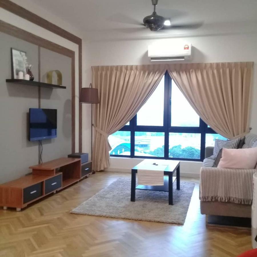 Adore Homestay@Emira Seksyen 13 Shah Alam, Msu, Stadium, Aeon Mall المظهر الخارجي الصورة